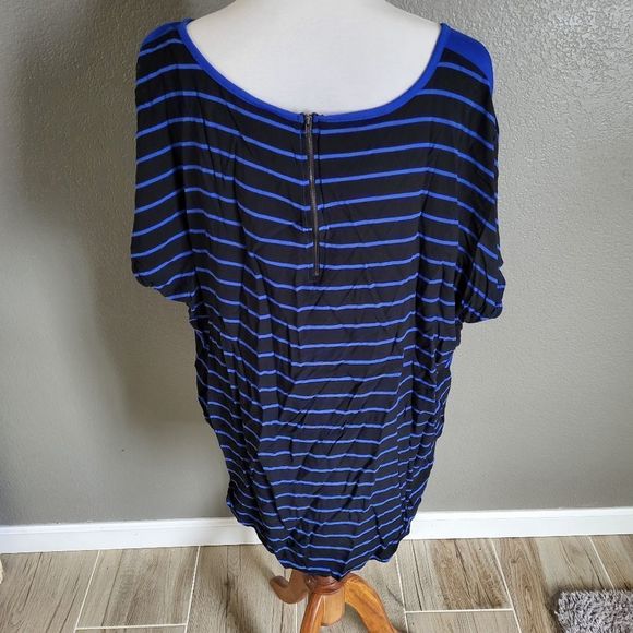 Torrid top - Picture 3 of 6